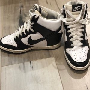 Nike sky hi dunk. Wedge. Black and white